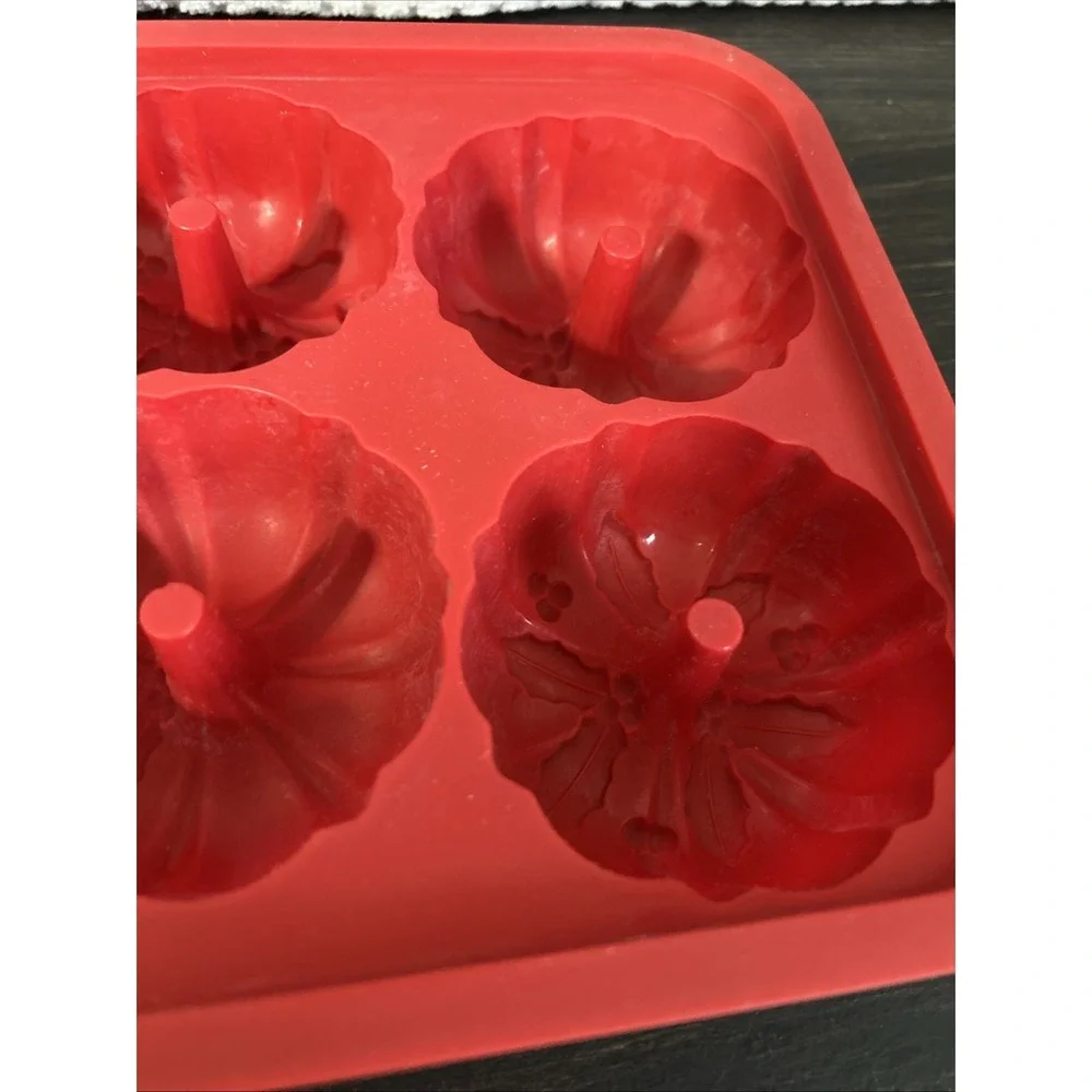 Non Flimsy Silicone Muffin Pan Poinsettia Mini Bundt Non-Stick Baking Cups Mold
